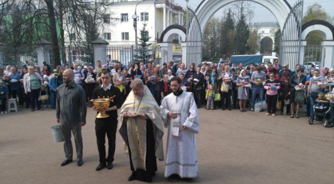 27 апреля 2019 года, в Великую Субботу, протоиерей Сергий Киселев совершил вечерню с чтением 15 паримий и Божественную Литургию свт. Василия Великого