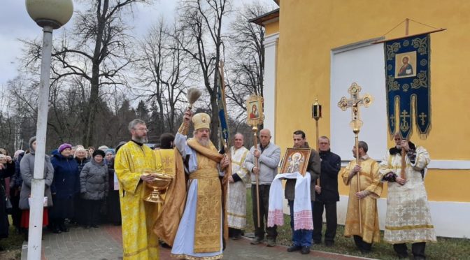 19 декабря 2019 года в храме свт. Николая с. Здехово были совершены празничные богослужения в честь Престольного дня храма